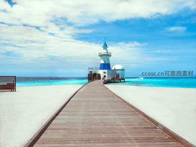 热带海岛白色灯塔