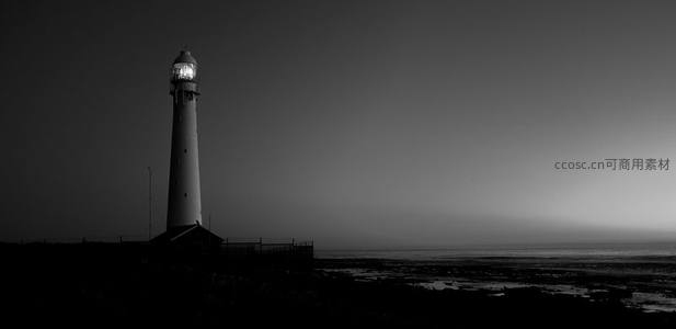 黑白世界中孤灯塔，月光下的剪影