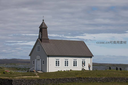 海边白色教堂简约质朴如诗