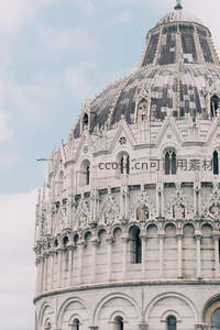 比萨斜塔穹顶细节特写显哥特风