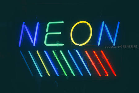 彩色霓虹‘NEON’字样光影装置