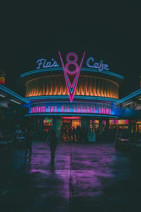 霓虹夜店Fla's V8 Cafe炫彩夺目