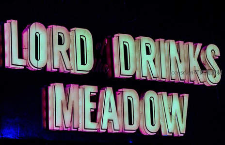复古立体灯箱‘LORD of the DRINKS MEADOW’