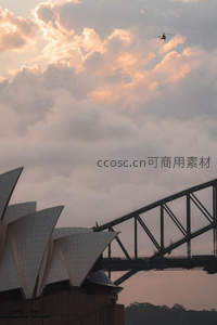 悉尼歌剧院与海港大桥日落剪影