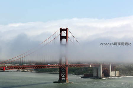 金门大桥云雾缭绕如仙境