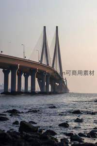 海天一色的斜拉桥远景