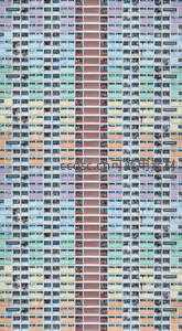 彩色密集住宅楼外墙几何图案