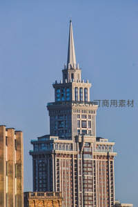 古典风格摩天大楼，尖塔入云