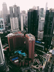 吉隆坡高空俯瞰，双塔酒店显眼