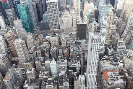 高空俯瞰密集城市建筑群