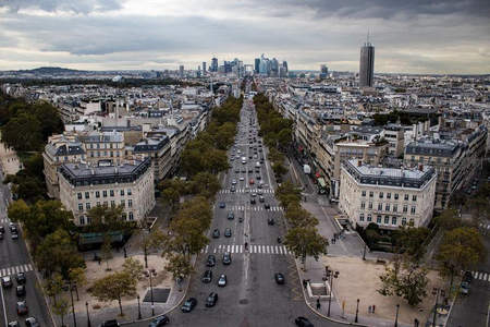 巴黎香榭丽舍大道全景鸟瞰车流如织