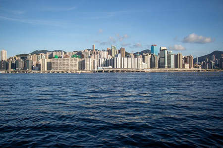 维多利亚港对岸香港天际线全景