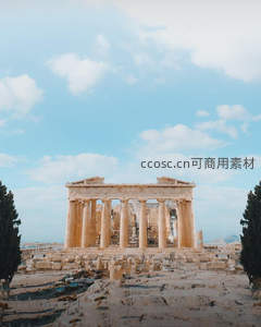 雅典卫城帕特农神庙在蓝天白云下庄严矗立