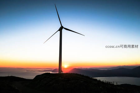 山巅风车迎朝霞俯瞰云海千重
