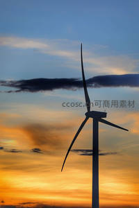 剪影风车与绚烂晚霞交相辉映