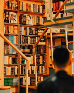 拾级而上探索书山秘境