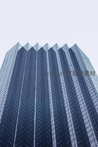 仰视摩天大楼玻璃幕墙