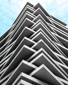 现代建筑几何线条仰拍