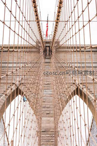 布鲁克林大桥的钢铁交响曲