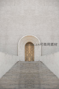 极简主义台阶通向拱形木门