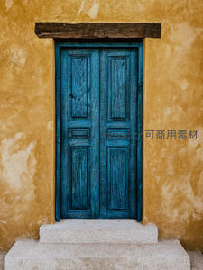 蓝门古墙，岁月斑驳的静谧入口