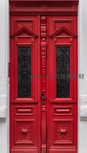 华丽雕花红色古典双开门