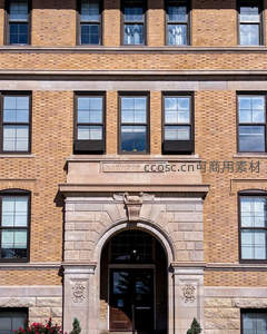 诺伍德大厅古典砖墙与拱形门廊特写