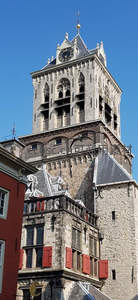 荷兰钟楼与红窗建筑