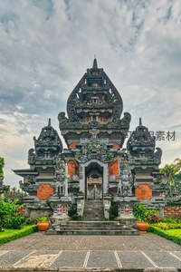 巴厘岛石雕神庙庄严宏伟
