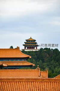 故宫角楼远眺万春亭层叠金顶