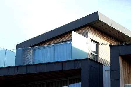 现代建筑的几何线条与木质温暖