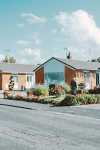 英伦小镇住宅，门前繁花似锦