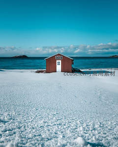 雪原孤屋面朝大海云卷云舒
