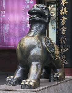 青铜瑞兽镇守文化街区