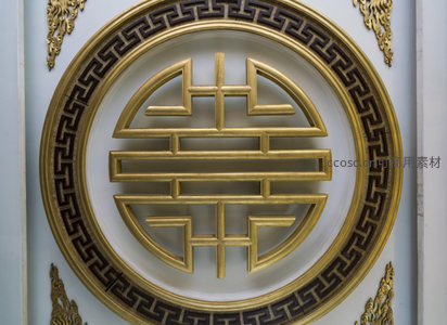 圆形寿字装饰，金边环绕添福寿