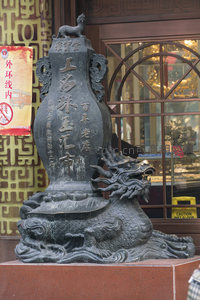 古韵石雕龙瓶，百年老店门前镇宅之宝