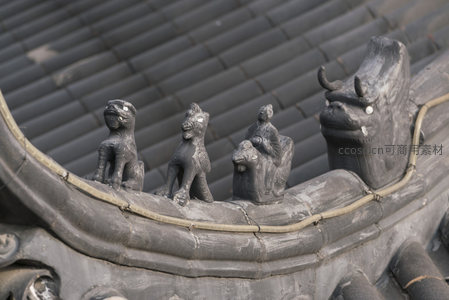 屋脊兽列队守护古建筑飞檐翘角