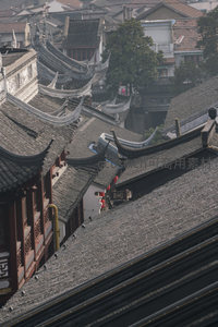 俯瞰古巷屋顶群落错落有致