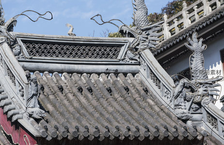 龙形脊兽守护古刹飞檐翘角