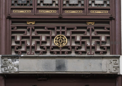 窗棂雕花细节之美