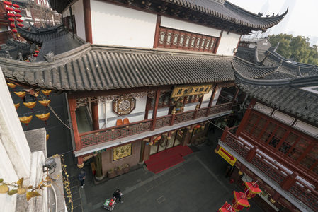 古韵街巷飞檐翘角灯笼高挂