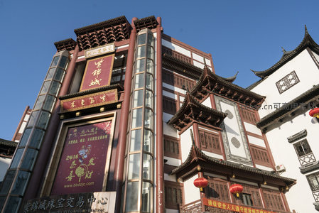 紫锦城珠宝交易中心古建门楼