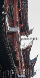 木构斗拱细节美，古塔层叠向云霄