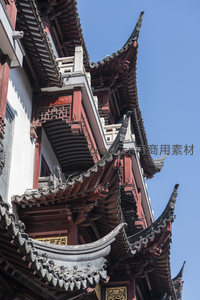 多层飞檐直指苍穹，古典建筑之美