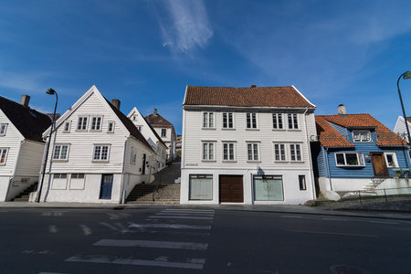 蓝天下北欧风格街景建筑群