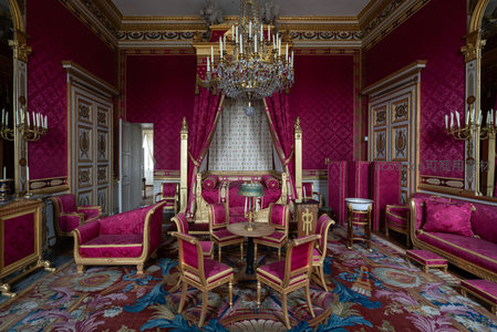 宫廷式奢华卧室尽显皇家气派