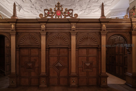 精致木雕屏风，古典建筑艺术典范