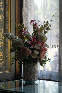 窗边花束静谧时光