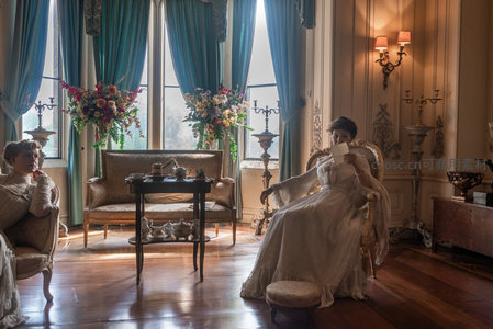 维多利亚式客厅，贵妇品茶闲谈