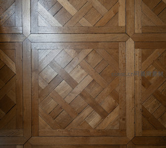 经典人字拼木地板纹理特写